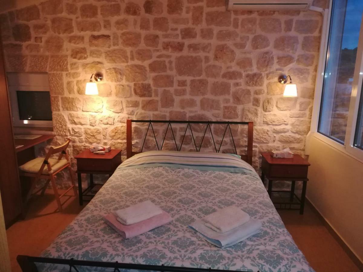 Stone House In Olive Grove Villa Tolón Exteriör bild